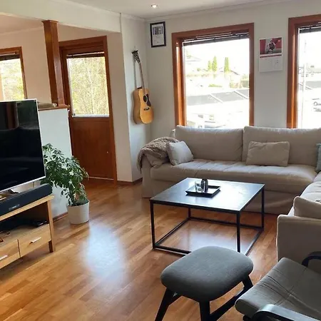 Marikollen, Spacious With Sunny Veranda דירה *